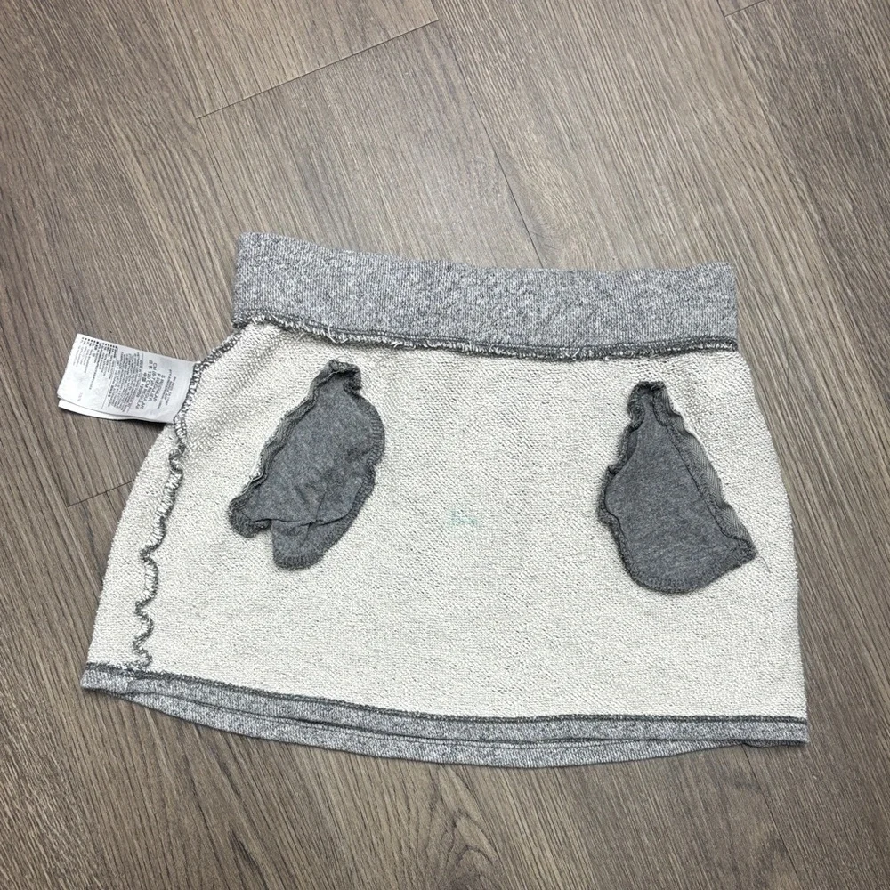 GAP Girl’s 6-7 (Ha!) Heather Gray Skirt w Zip Pockets, Elastic+Drwstrg Wst. GUC.